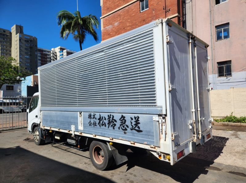  30450  HINO DUTRO  2006  