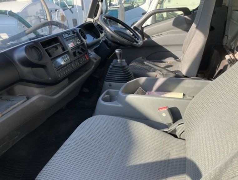  30454  HINO DUTRO  2015  