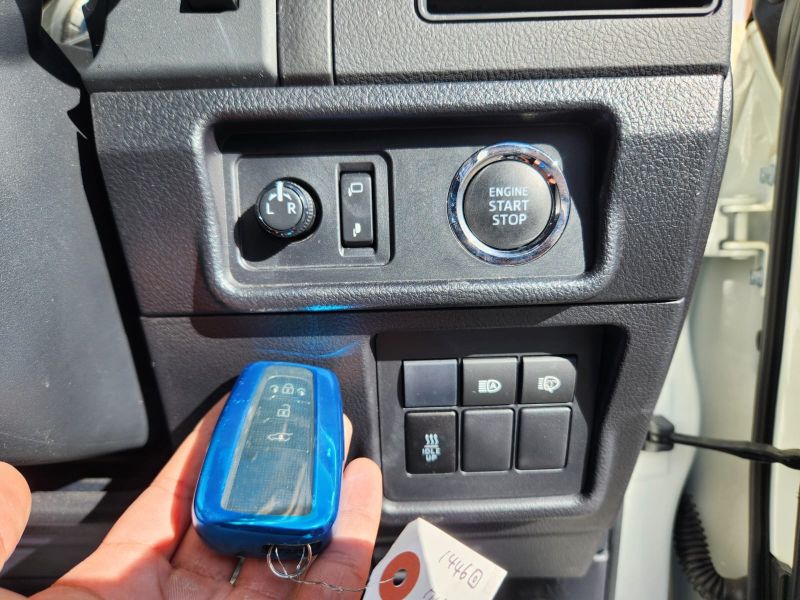  30461  TOYOTA LANDCRUISER PRADO  2018  