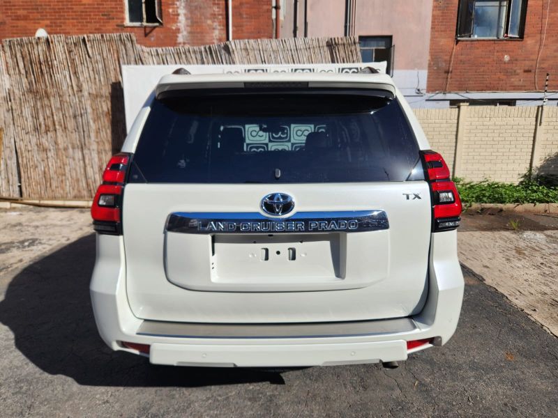  30461  TOYOTA LANDCRUISER PRADO  2018  