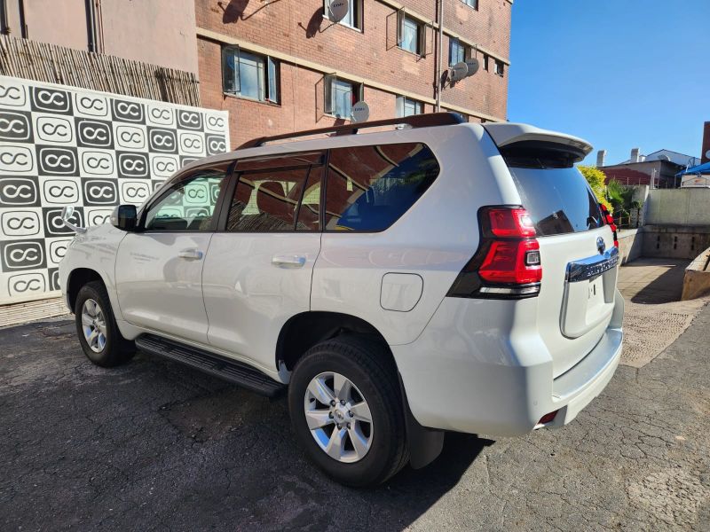  30461  TOYOTA LANDCRUISER PRADO  2018  