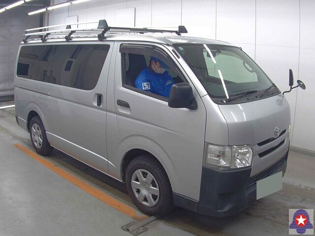  30462  TOYOTA HIACE  2017 