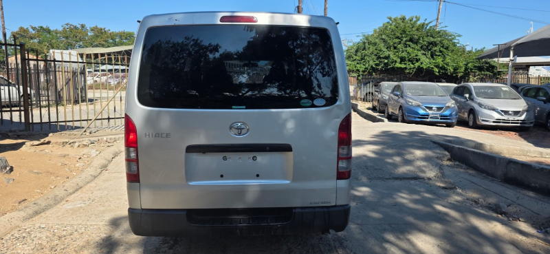  30462  TOYOTA HIACE  2017  