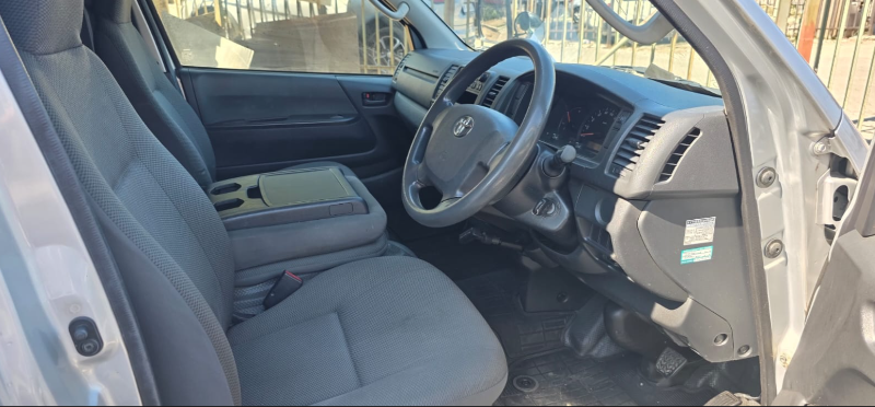  30462  TOYOTA HIACE  2017  