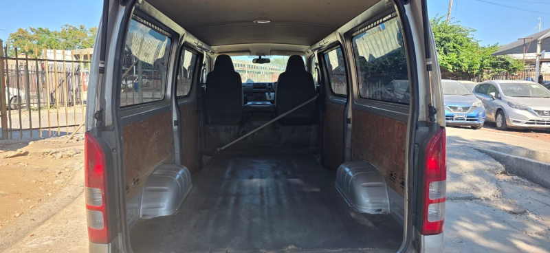  30462  TOYOTA HIACE  2017  
