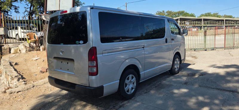  30462  TOYOTA HIACE  2017  