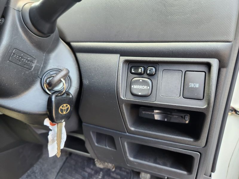  30464  TOYOTA SIENTA  2011  