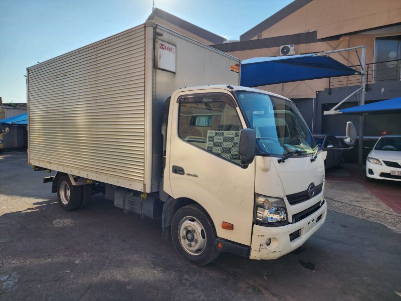  30471  HINO DUTRO  2016  