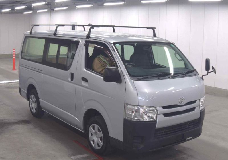  30476  TOYOTA HIACE  2016 