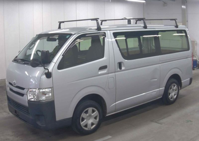  30476  TOYOTA HIACE  2016  