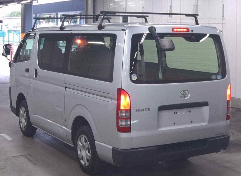  30476  TOYOTA HIACE  2016  