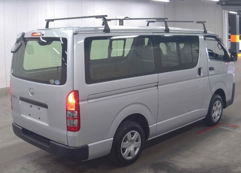  30476  TOYOTA HIACE  2016  