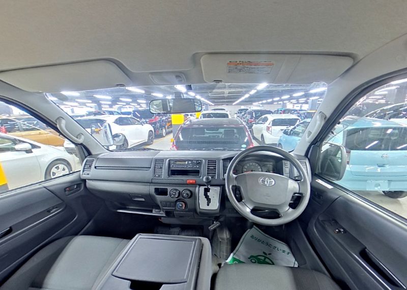  30476  TOYOTA HIACE  2016  