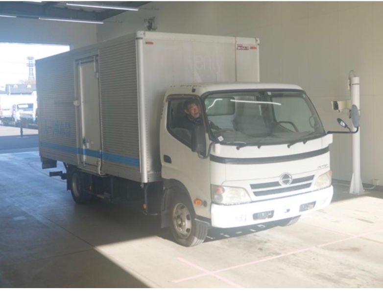  30478  HINO DUTRO  2010 
