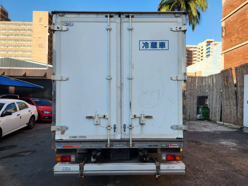  30480  HINO DUTRO  2016  