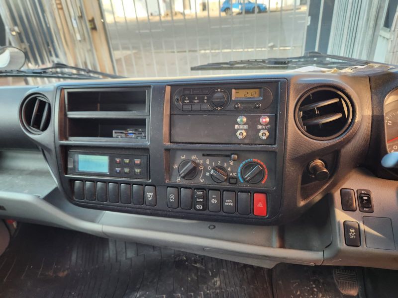  30480  HINO DUTRO  2016  