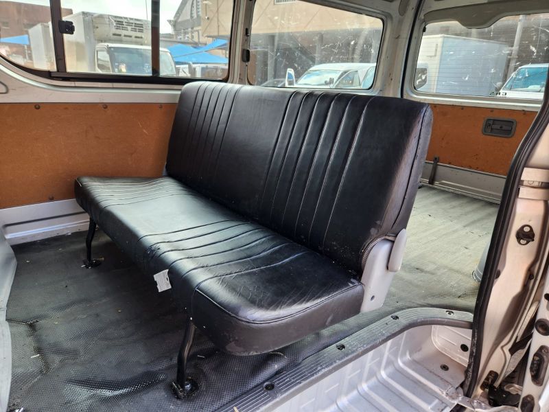  30487  TOYOTA REGIUS  2006  