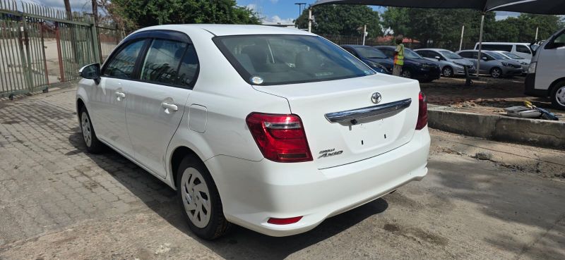  30492  TOYOTA COROLLA AXIO  2018  