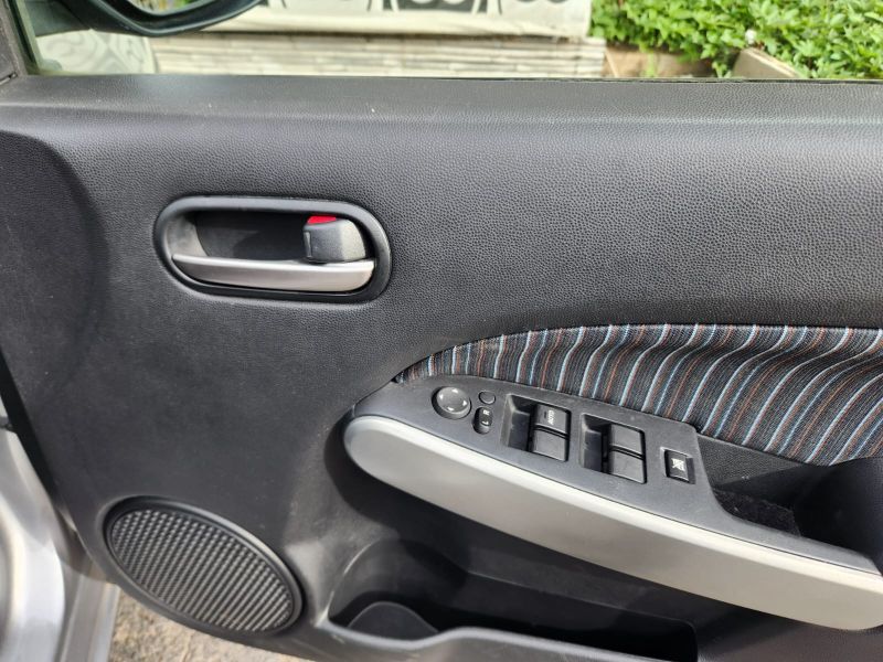  30500  MAZDA DEMIO  2011  