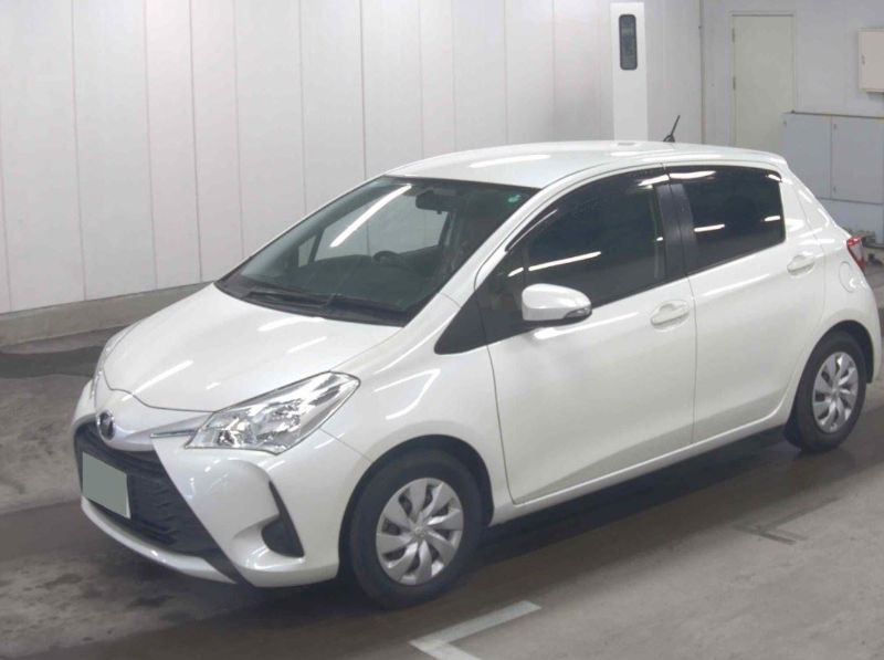  30501  TOYOTA VITZ  2017  