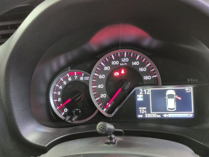  30501  TOYOTA VITZ  2017  