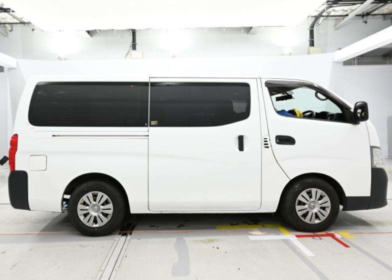  30509  NISSAN CARAVAN  2018  