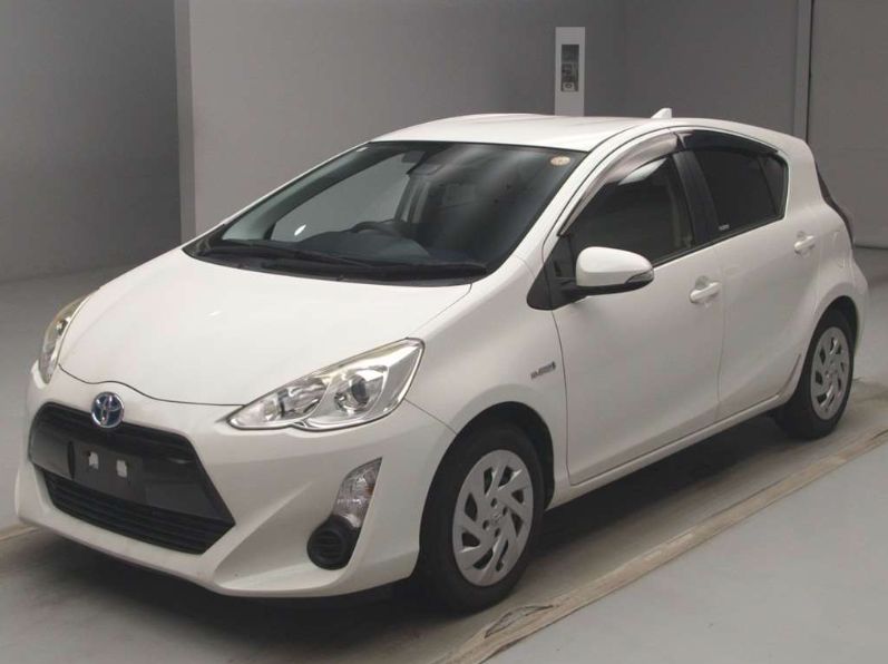  30510  TOYOTA AQUA  2017 