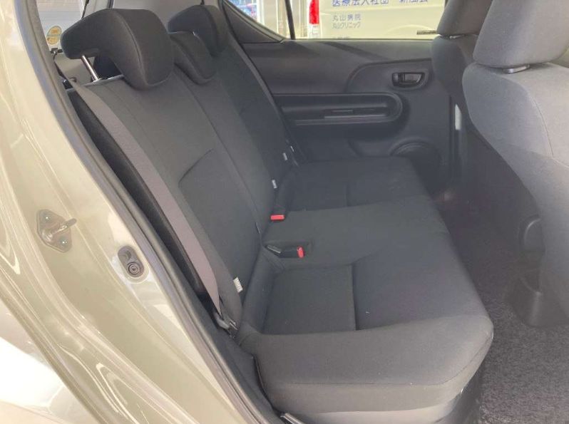  30510  TOYOTA AQUA  2017  