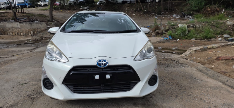  30510  TOYOTA AQUA  2017  