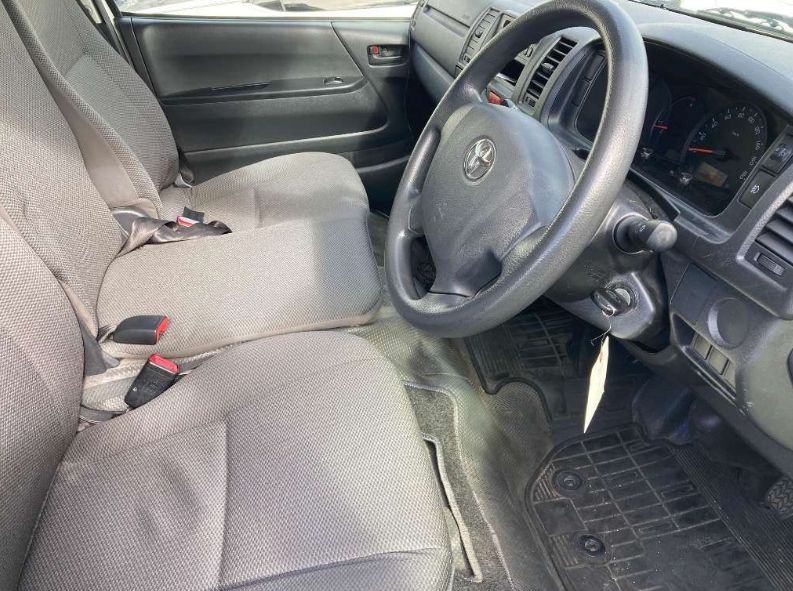  30514  TOYOTA HIACE  2017  