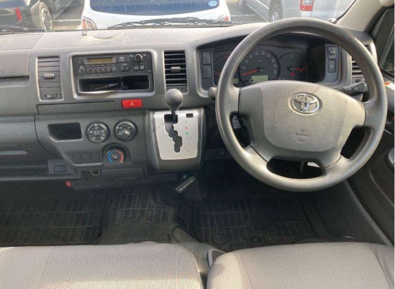  30514  TOYOTA HIACE  2017  