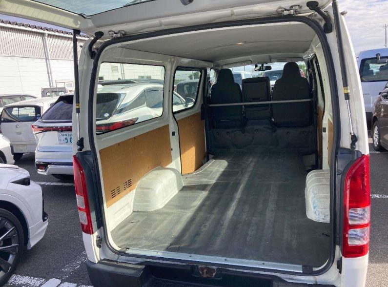  30514  TOYOTA HIACE  2017  