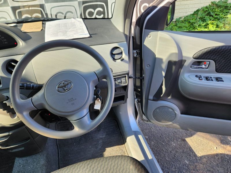  30515  TOYOTA SIENTA  2009  