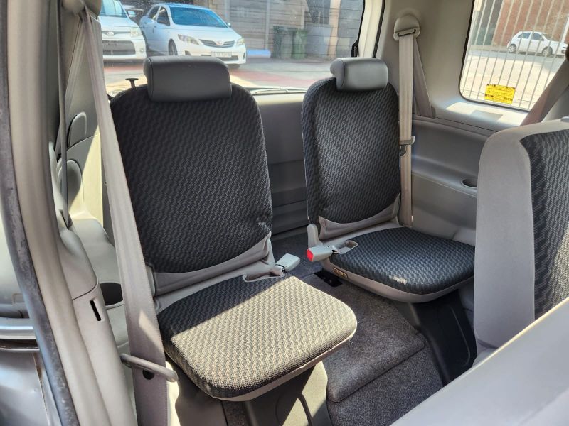  30515  TOYOTA SIENTA  2009  