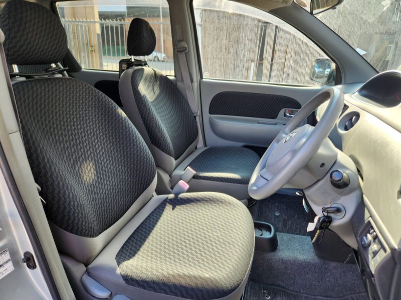  30515  TOYOTA SIENTA  2009  