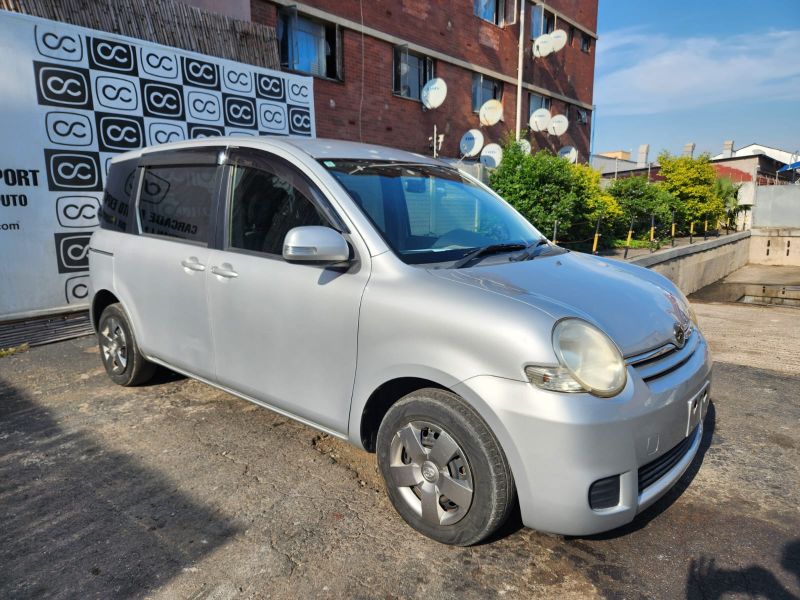  30515  TOYOTA SIENTA  2009  