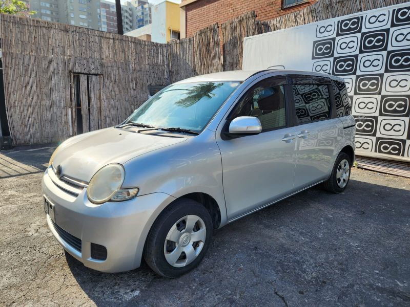  30515  TOYOTA SIENTA  2009 