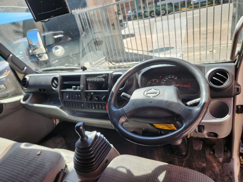  30517  HINO DUTRO  2014  