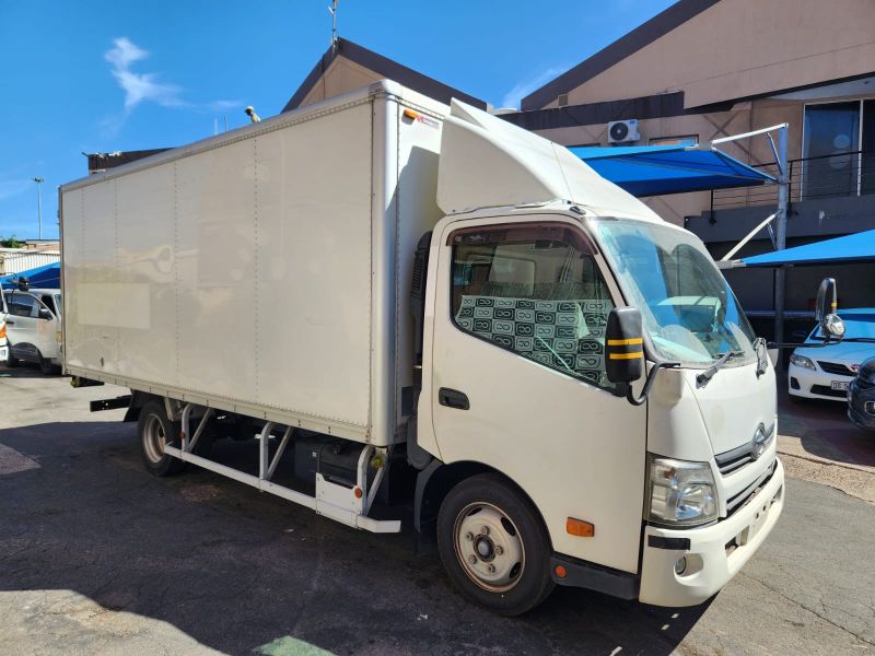  30517  HINO DUTRO  2014  