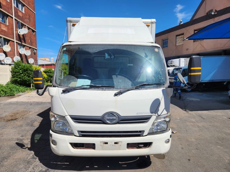  30517  HINO DUTRO  2014  