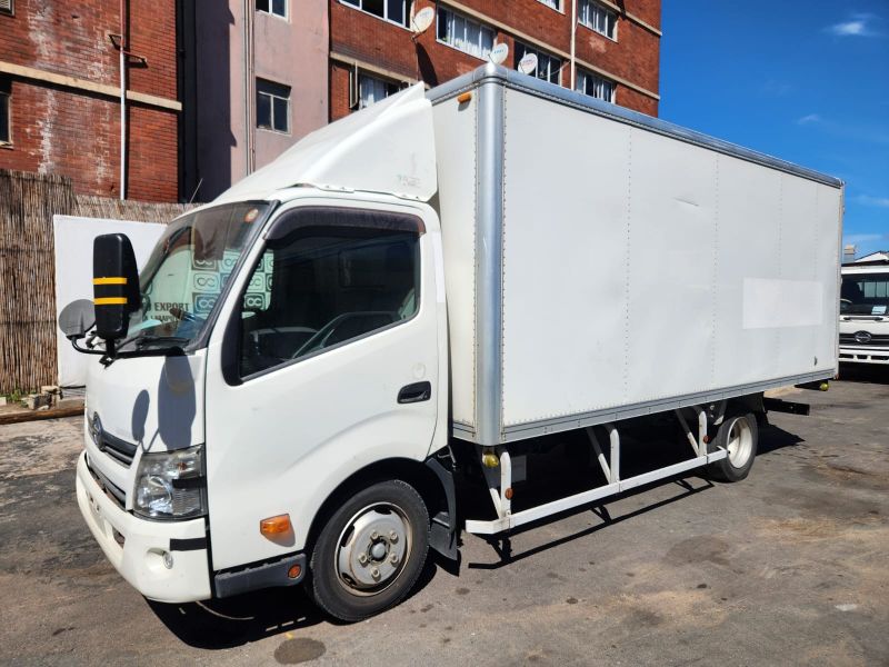  30517  HINO DUTRO  2014 