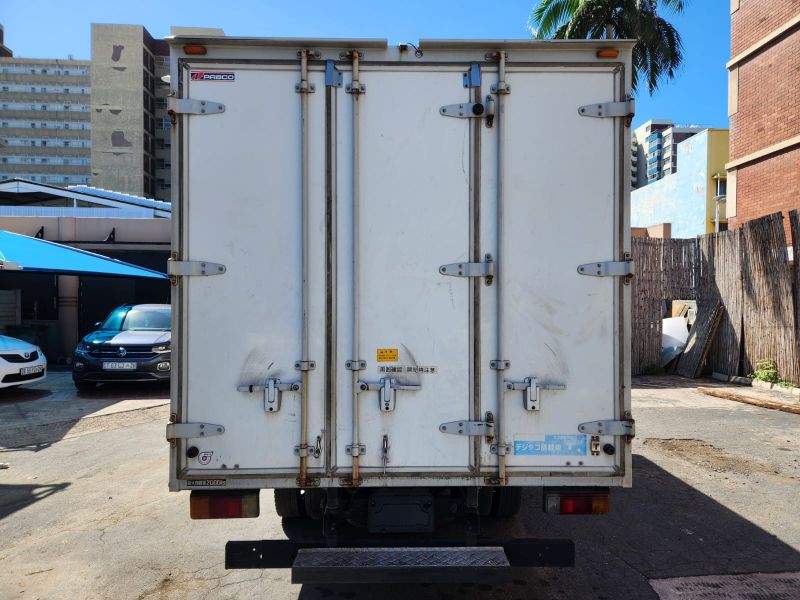  30517  HINO DUTRO  2014  