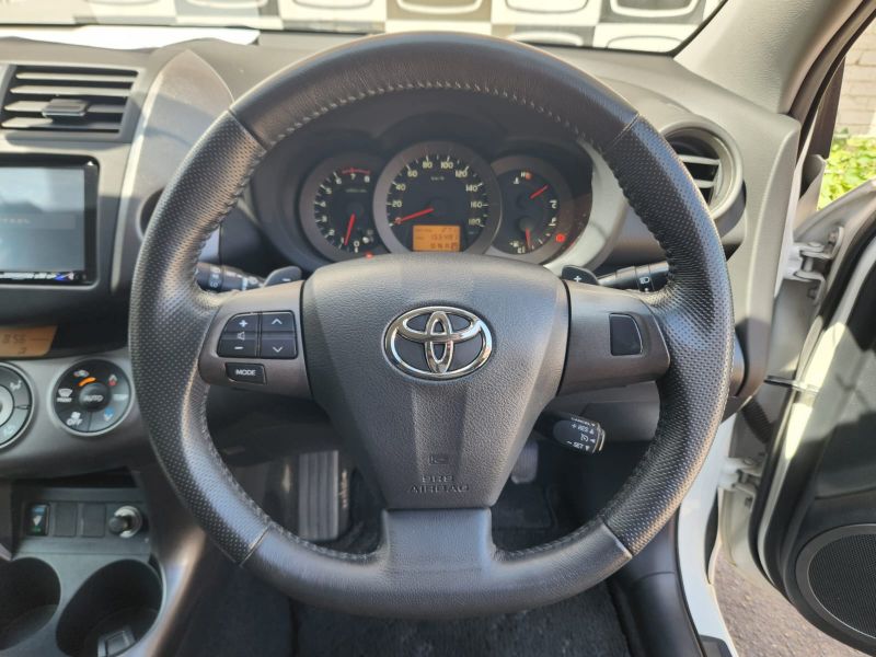  30520  TOYOTA VANGUARD  2010  