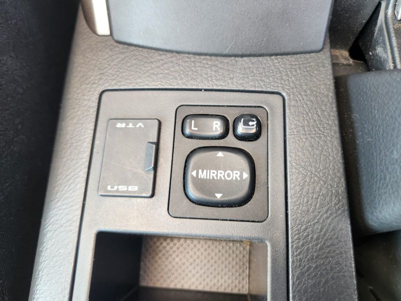  30520  TOYOTA VANGUARD  2010  