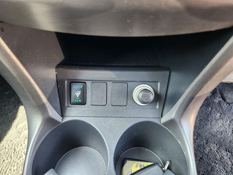  30520  TOYOTA VANGUARD  2010  