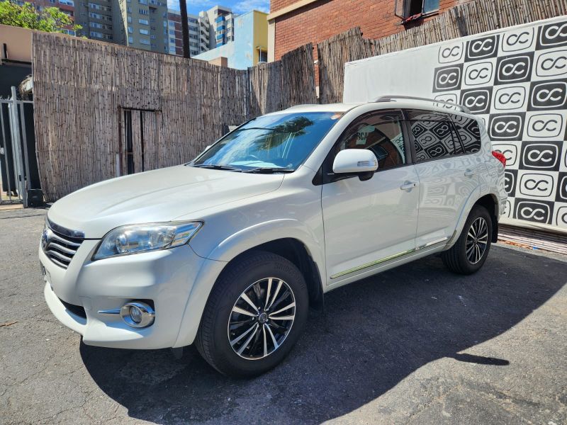  30520  TOYOTA VANGUARD  2010 