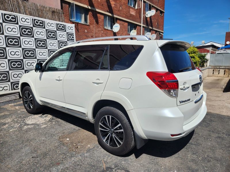  30520  TOYOTA VANGUARD  2010  