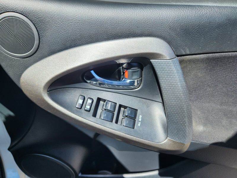  30520  TOYOTA VANGUARD  2010  