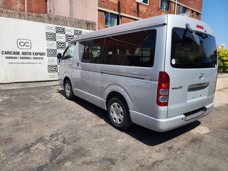  30521  TOYOTA REGIUS  2010  