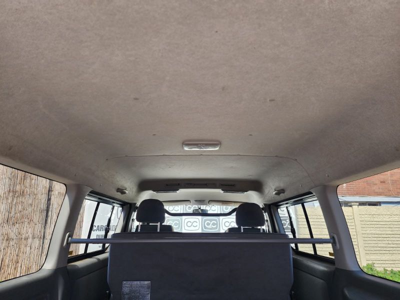  30521  TOYOTA REGIUS  2010  